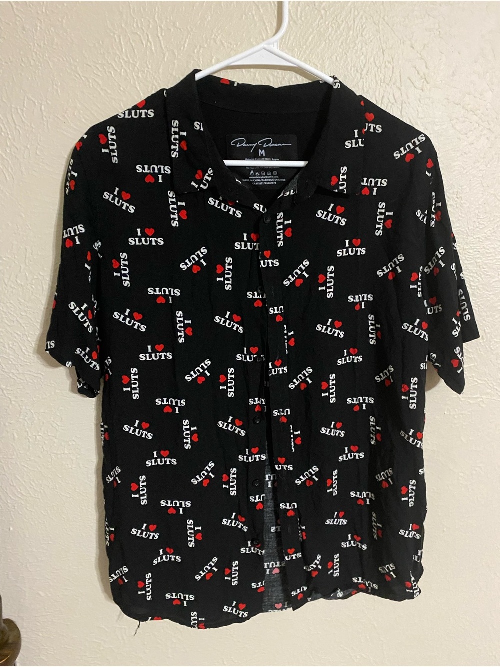Danny Duncan Men's Black Short-Sleeve Button-Down Shirt with Red Accent